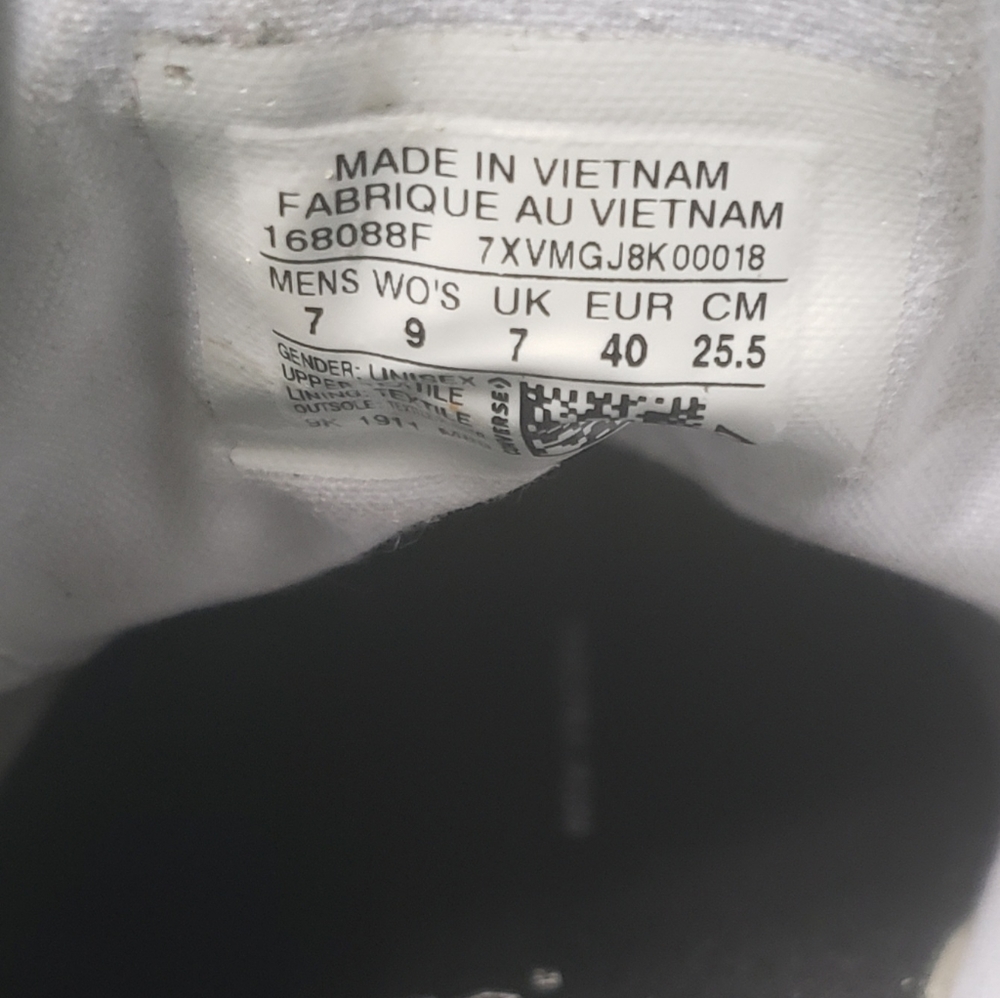 Converse - Picture 2 of 2